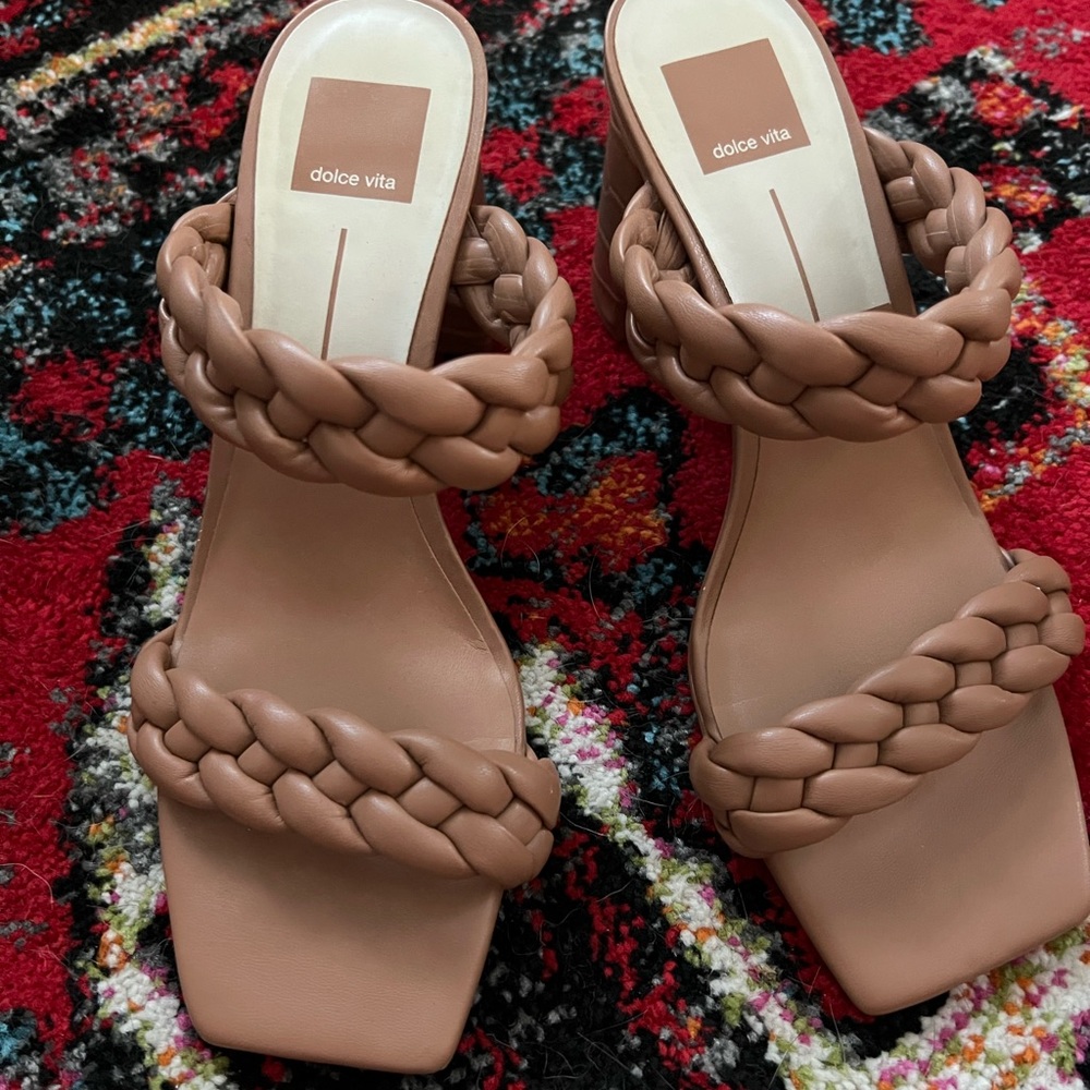 Dolce vita healed sandal